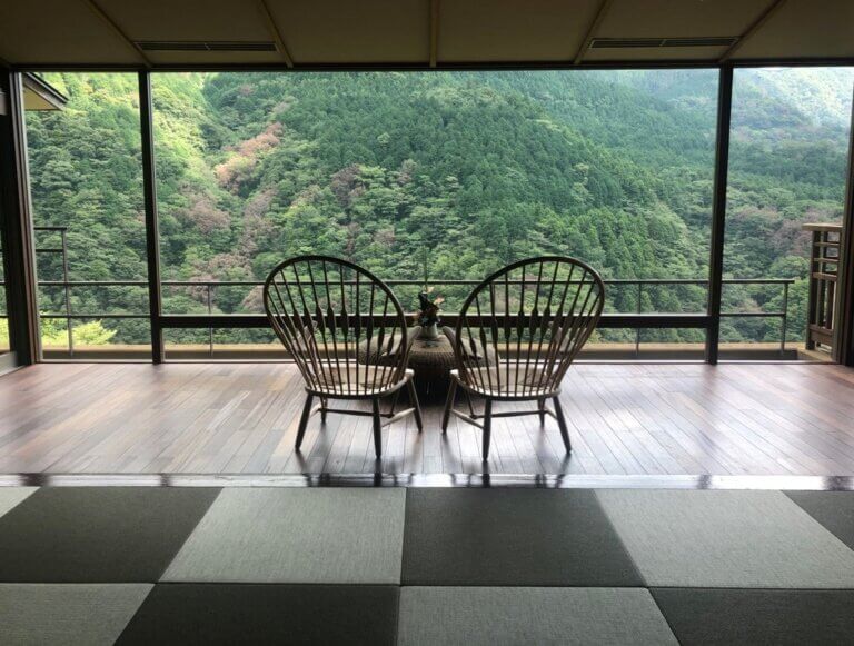 予約が取れない旅館 箱根吟遊の 空 に宿泊 予約のコツも