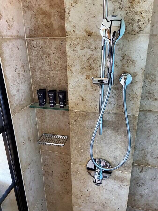 ザ・リッツカールトン沖縄部屋のシャワー室