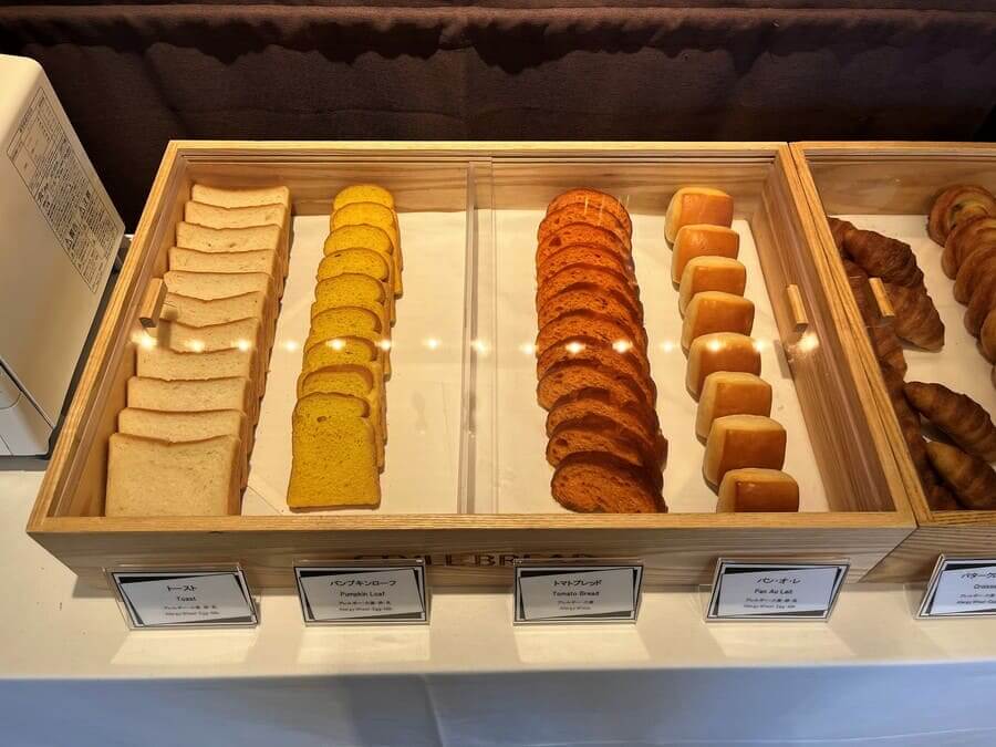 インターコンチネンタル東京ベイの朝食のパン類