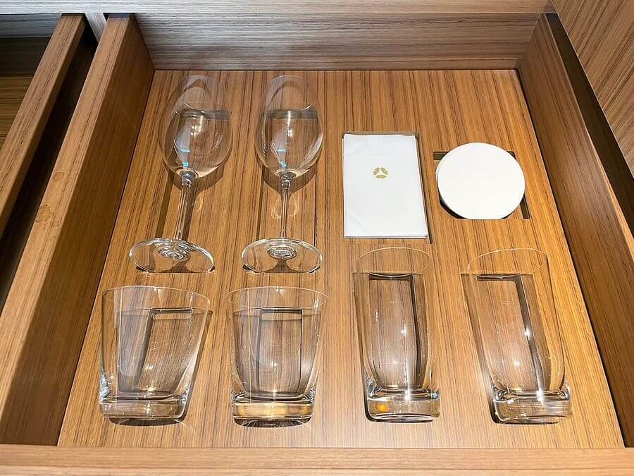 オークラ東京の部屋グラス