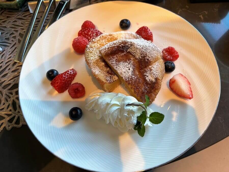 インターコンチネンタル東京の朝食のフレンチトースト