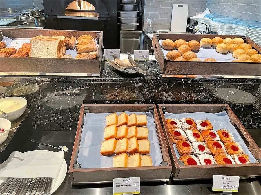 ウェスティン横浜の朝食のパン2